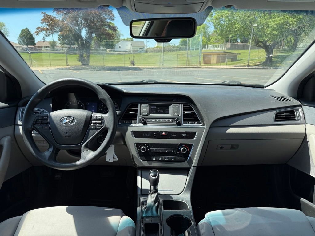 Used 2017 Hyundai Sonata SE FWD image 11