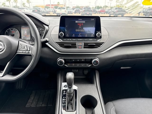 Certified 2025 Nissan Altima 2.5 S FWD image 18