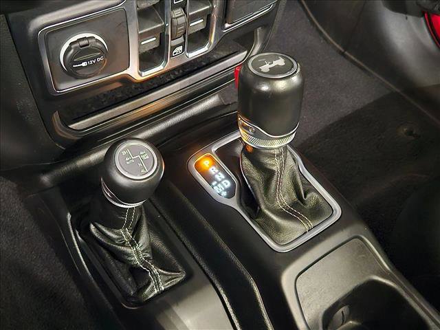Used 2021 Jeep Wrangler Unlimited Sahara w/ Cold Weather Group AWD/4WD image 11