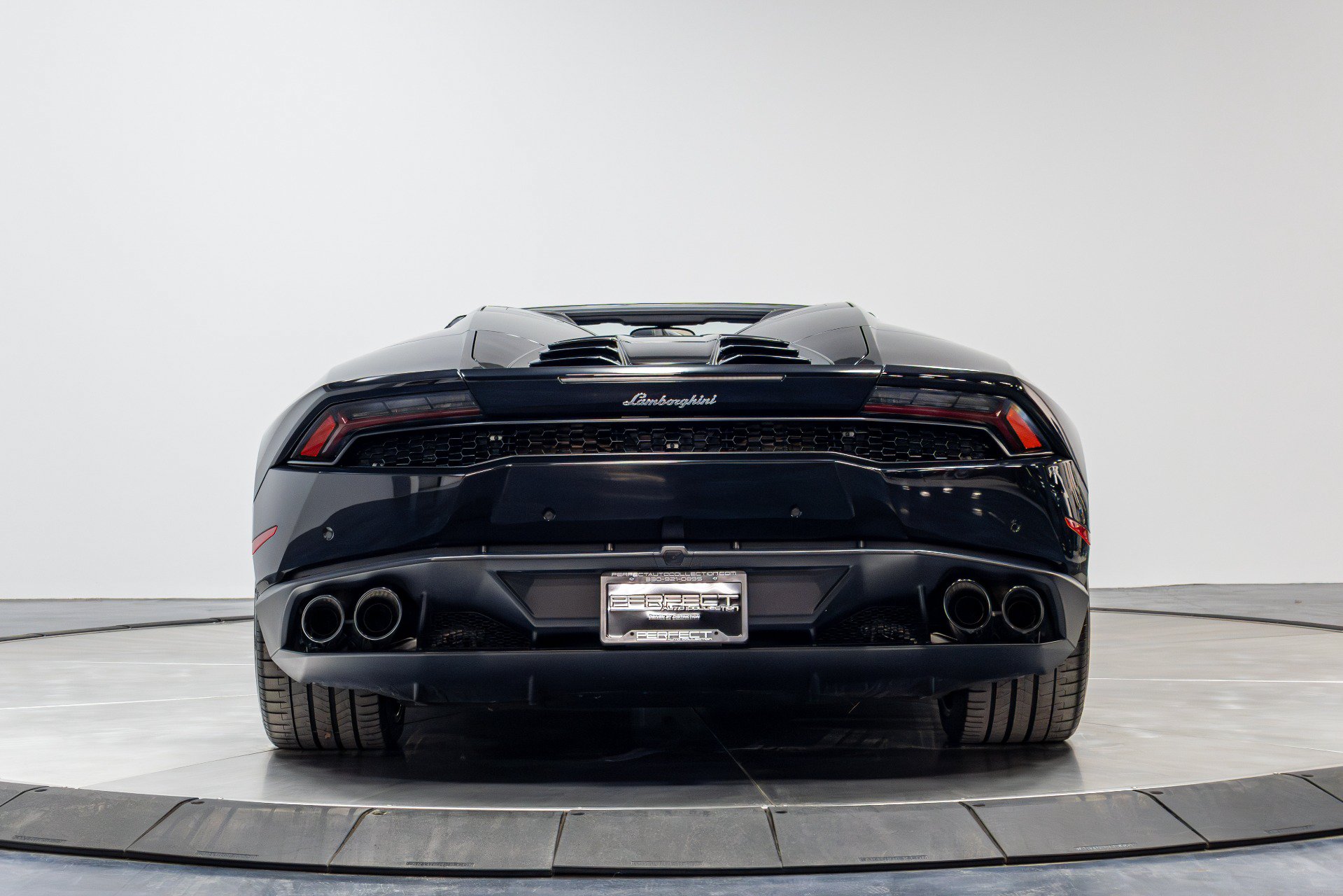 Used 2017 Lamborghini Huracan LP 610-4 AWD/4WD image 43