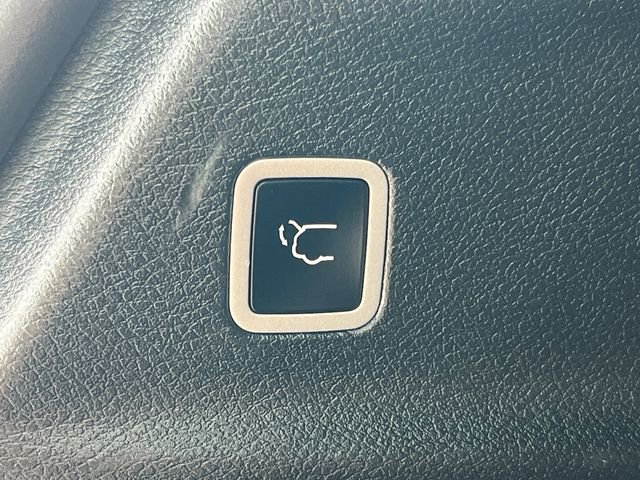 Used 2024 Chrysler Pacifica Limited FWD image 40