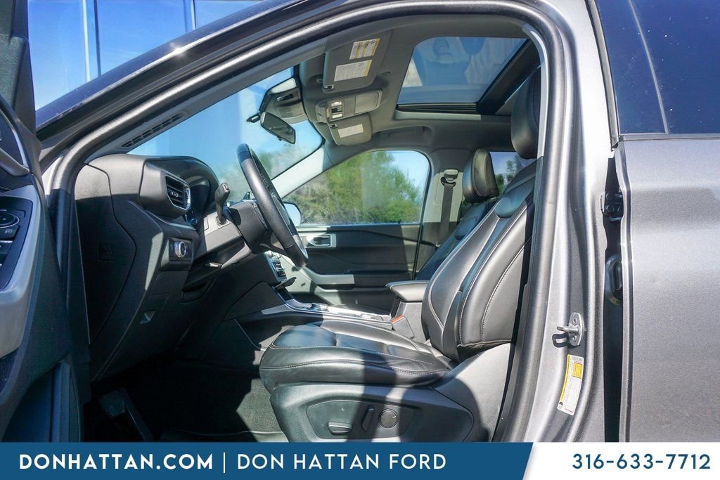 Used 2022 Ford Explorer XLT w/ Equipment Group 202A image 3