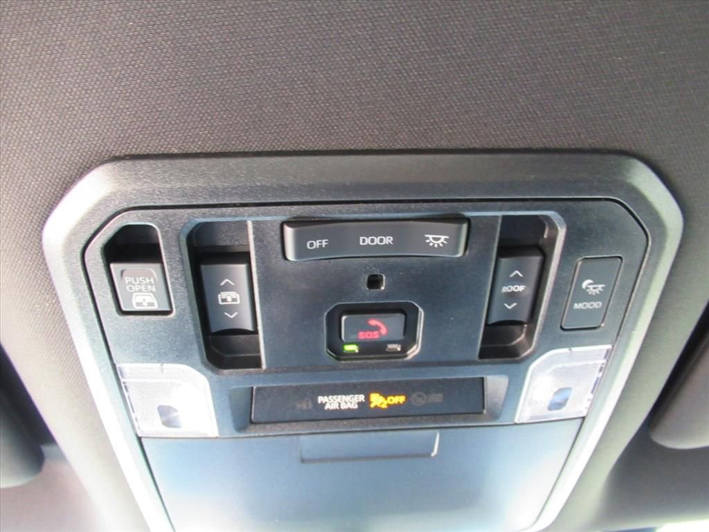 Used 2025 Toyota Tundra Platinum image 28