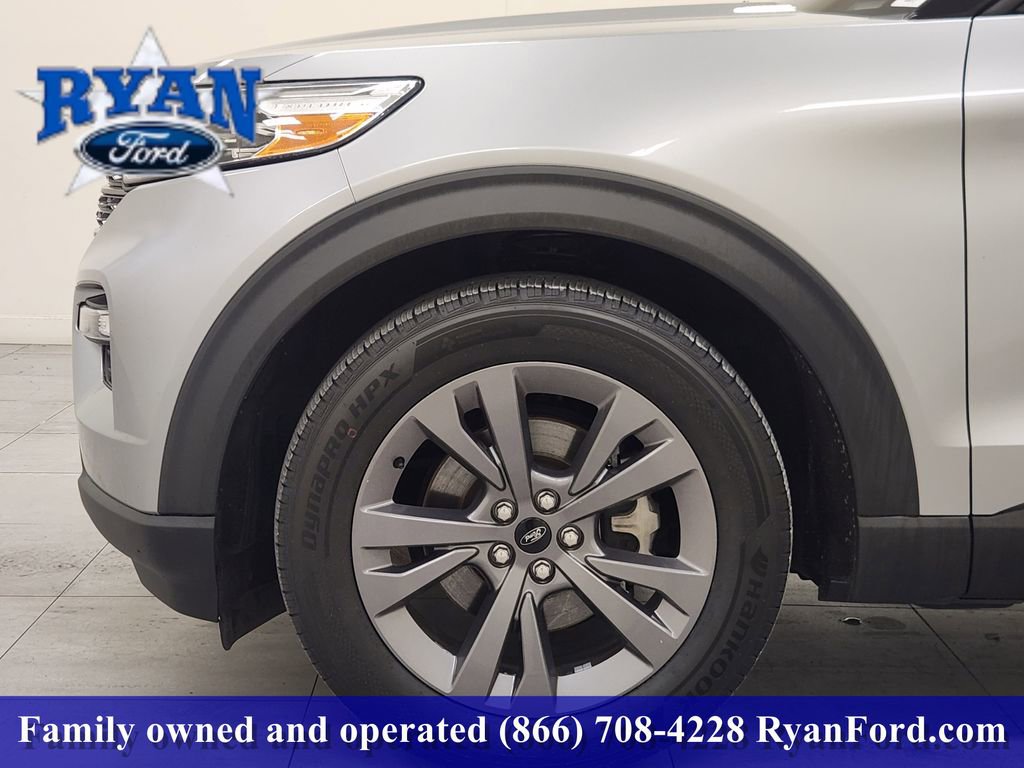Used 2021 Ford Explorer XLT w/ Equipment Group 202A image 5