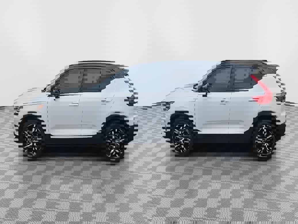 Used 2020 Volvo XC40 T5 R-Design AWD/4WD image 5