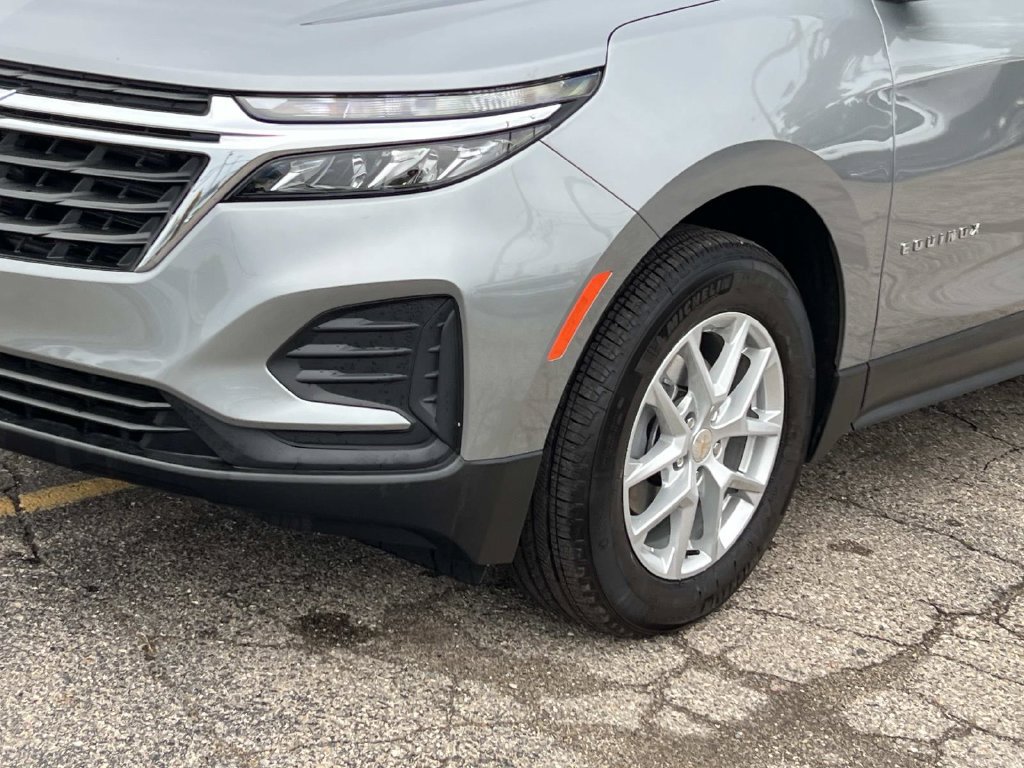 Used 2024 Chevrolet Equinox LS w/ LS Convenience Package FWD image 7