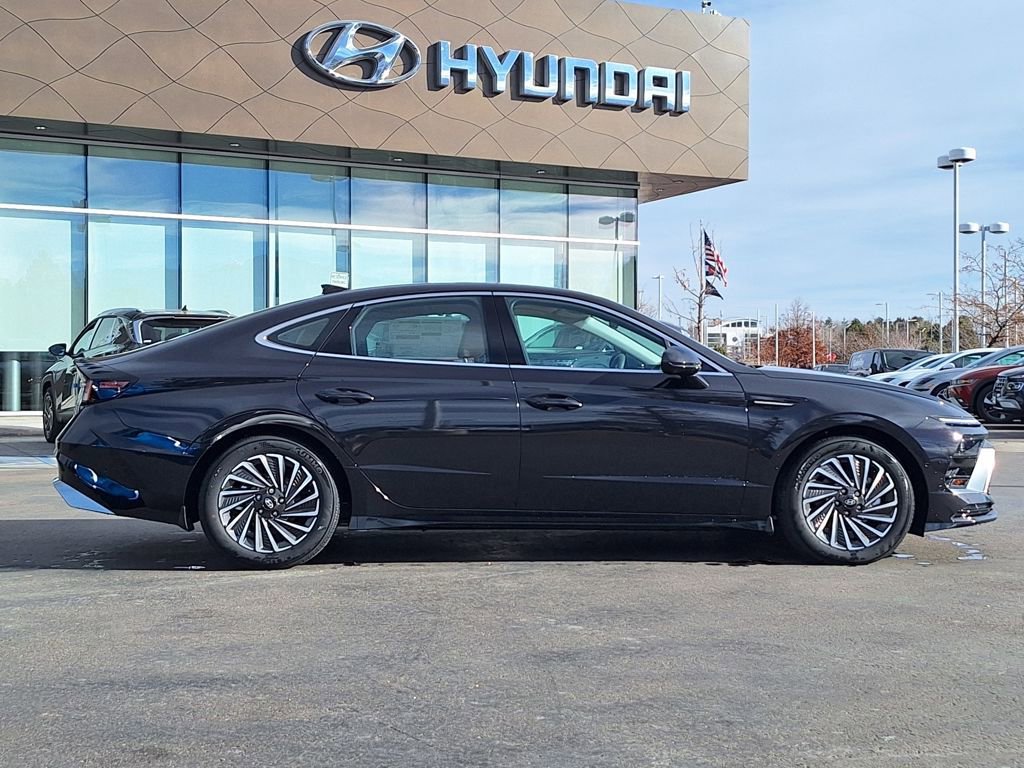 Used 2024 Hyundai Sonata Limited image 2