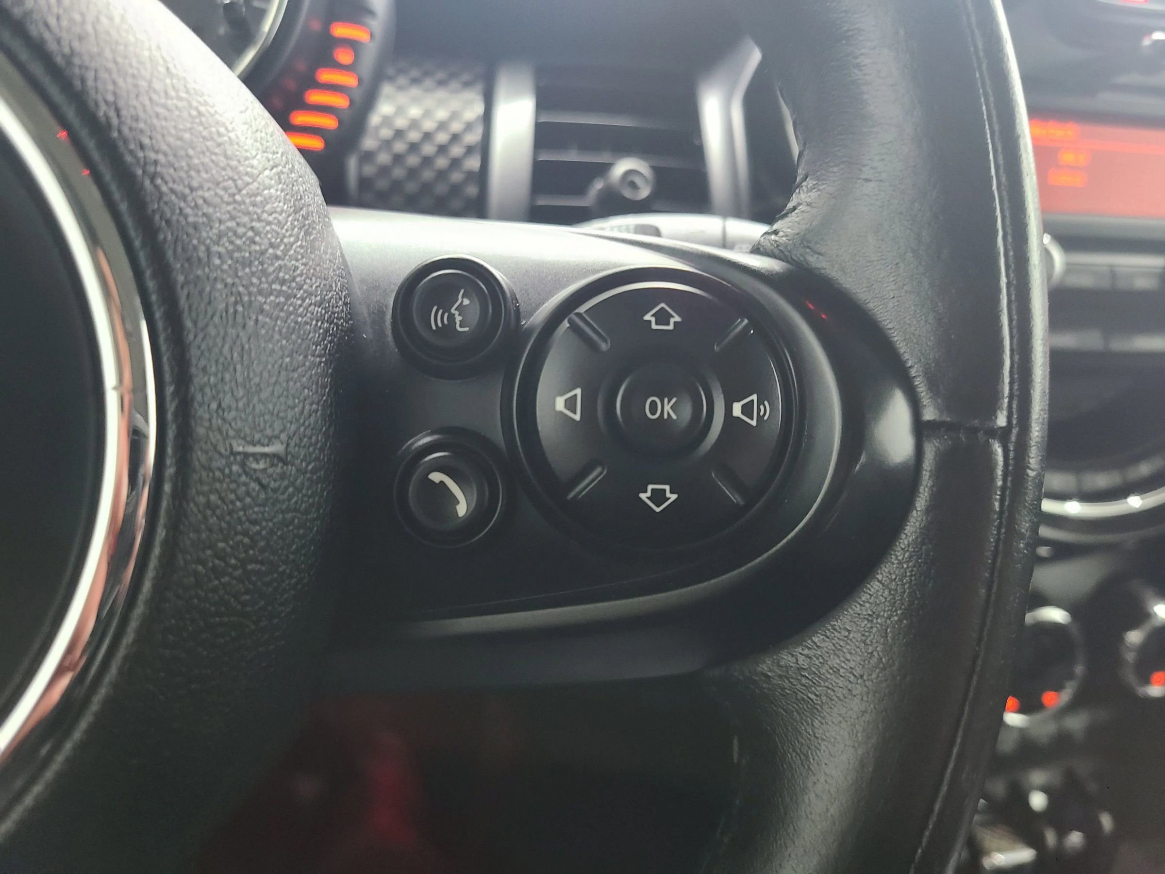 Used 2015 MINI Cooper S image 30