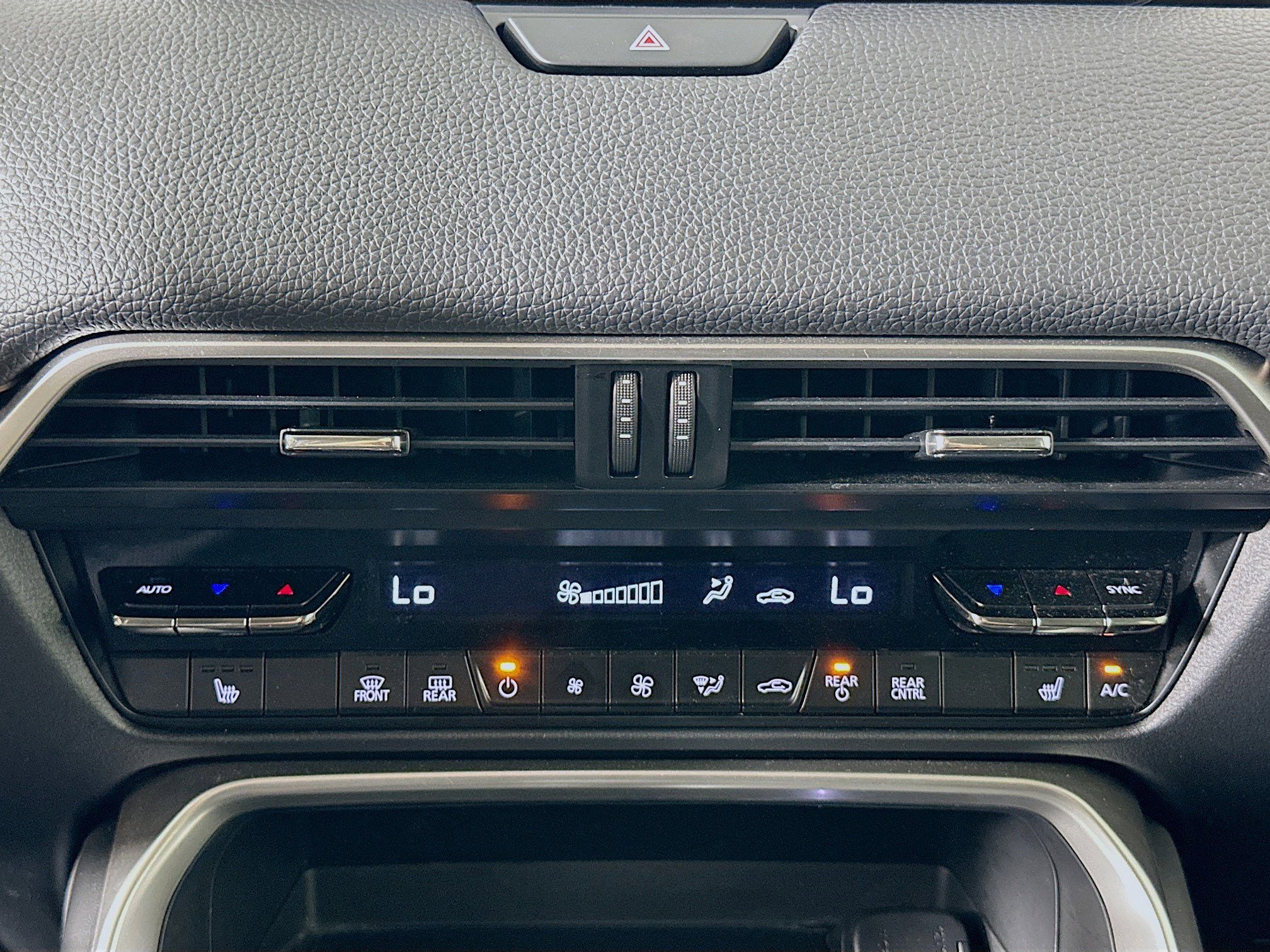 Used 2024 MAZDA CX-90 3.3 Turbo w/ Premium Package AWD/4WD image 24