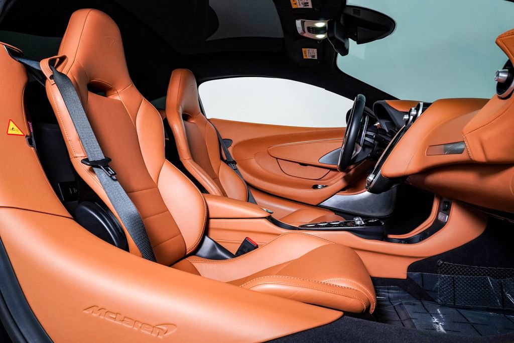 Used 2023 McLaren GT RWD image 19