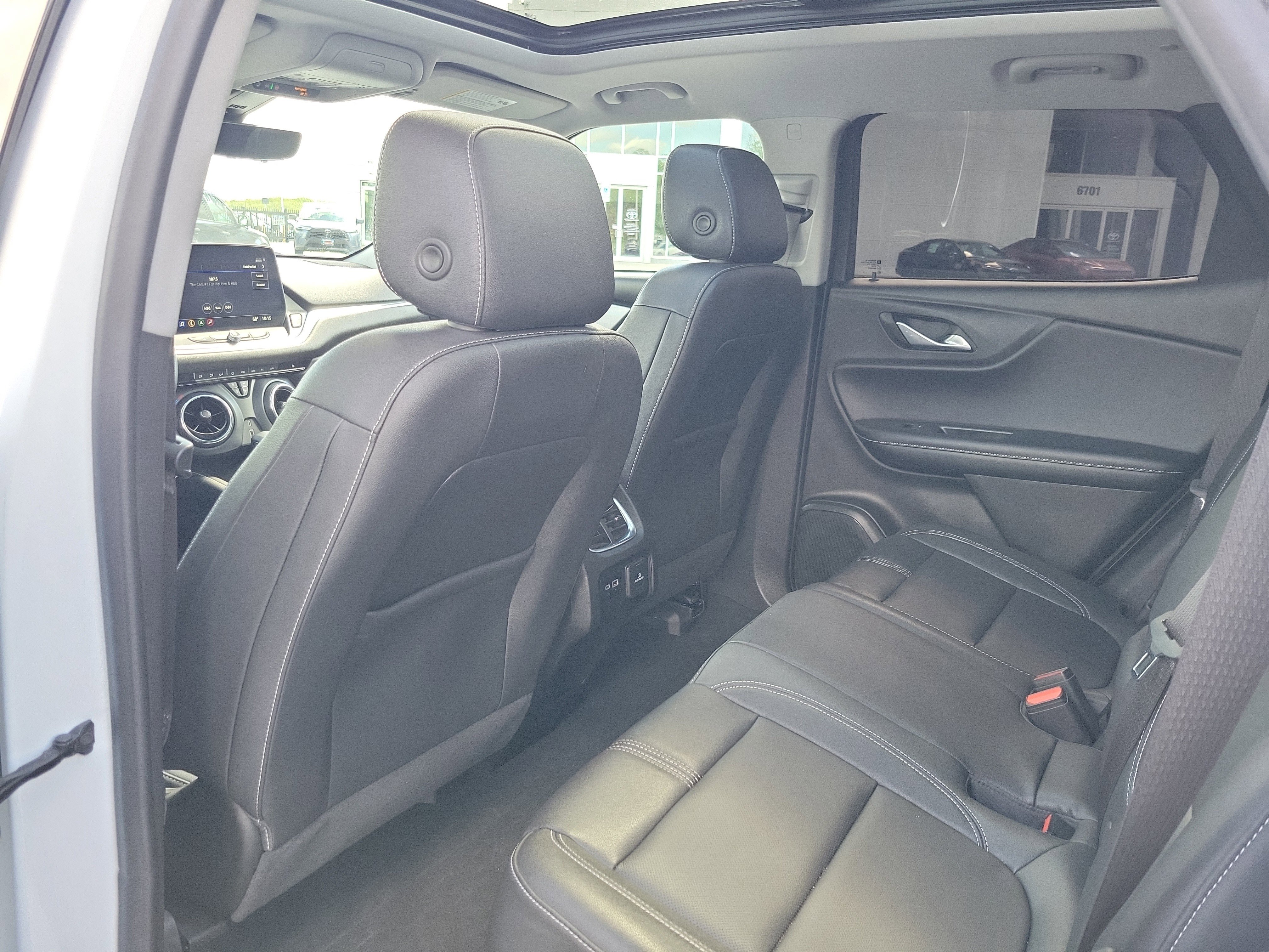 Used 2023 Chevrolet Blazer LT w/ Sound & Technology Package FWD image 13