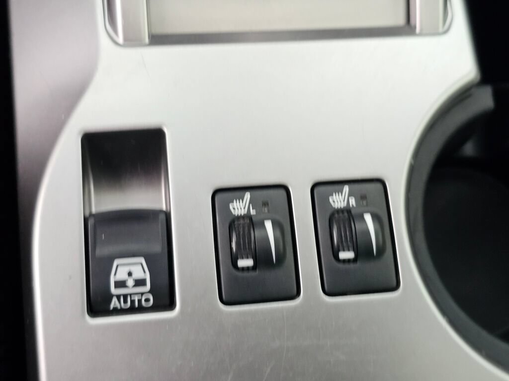 Used 2018 Toyota 4Runner SR5 Premium AWD/4WD image 37