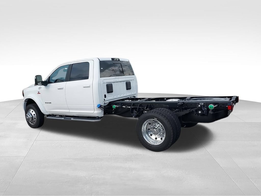 New 2026 RAM 4500 4x4 Crew Cab DRW w/ Laramie Trim Package image 6