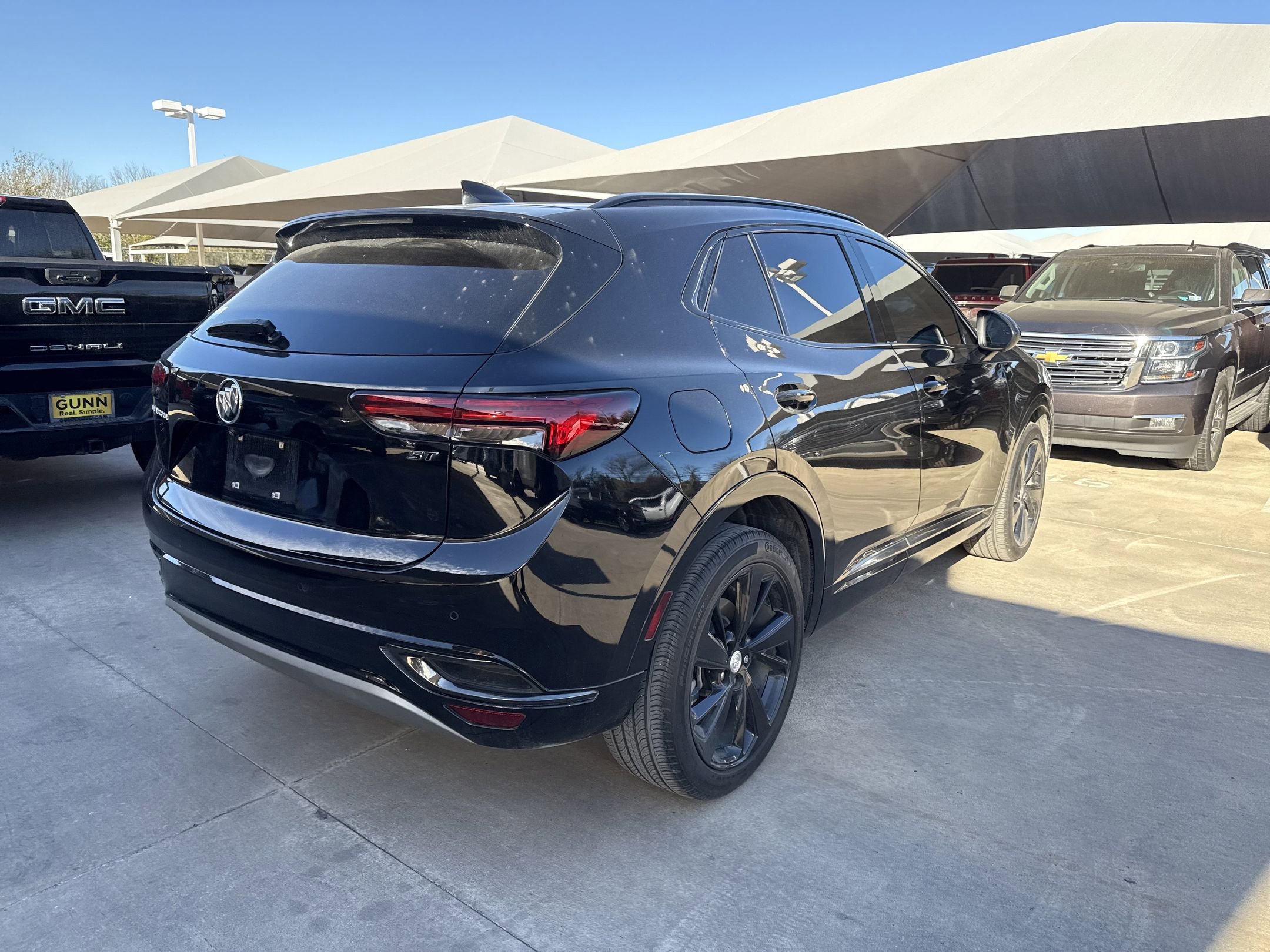 Used 2021 Buick Envision Essence w/ Technology Package I image 3