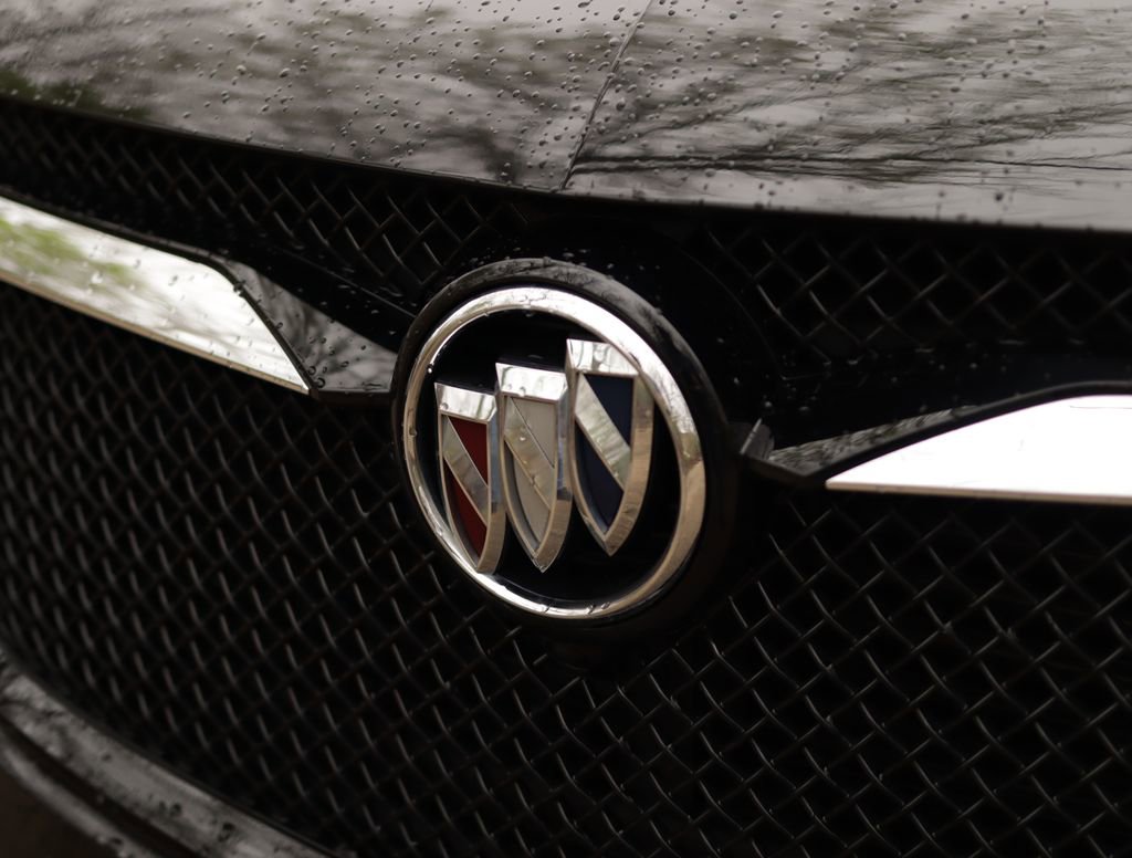 Used 2023 Buick Enclave Essence w/ Sport Touring Edition image 35