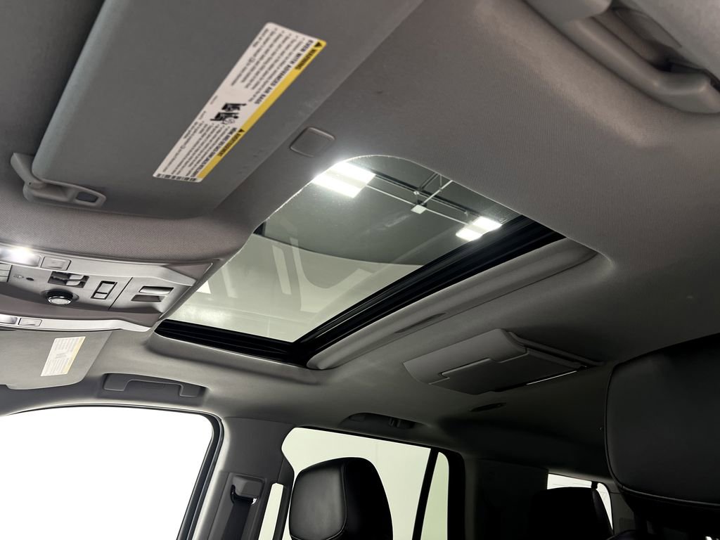 Used 2017 Cadillac Escalade Premium Luxury image 12