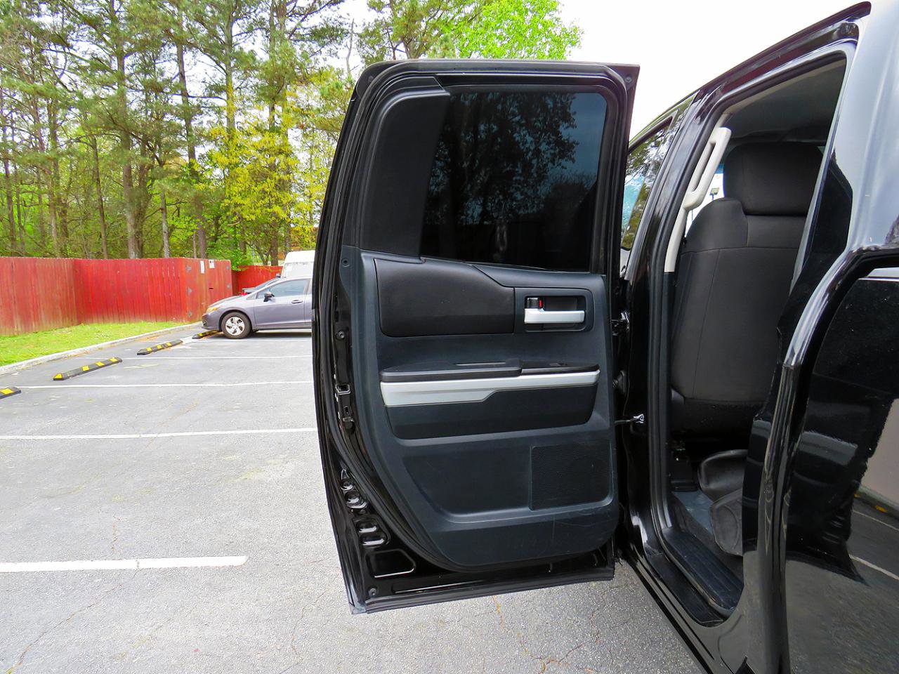 Used 2015 Toyota Tundra SR5 w/ SR5 Upgrade Package AWD/4WD image 32