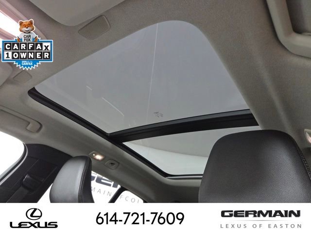 Used 2025 Volvo XC40 B5 Plus image 32