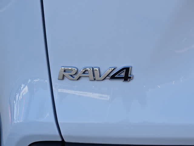 Certified 2023 Toyota RAV4 LE FWD image 10
