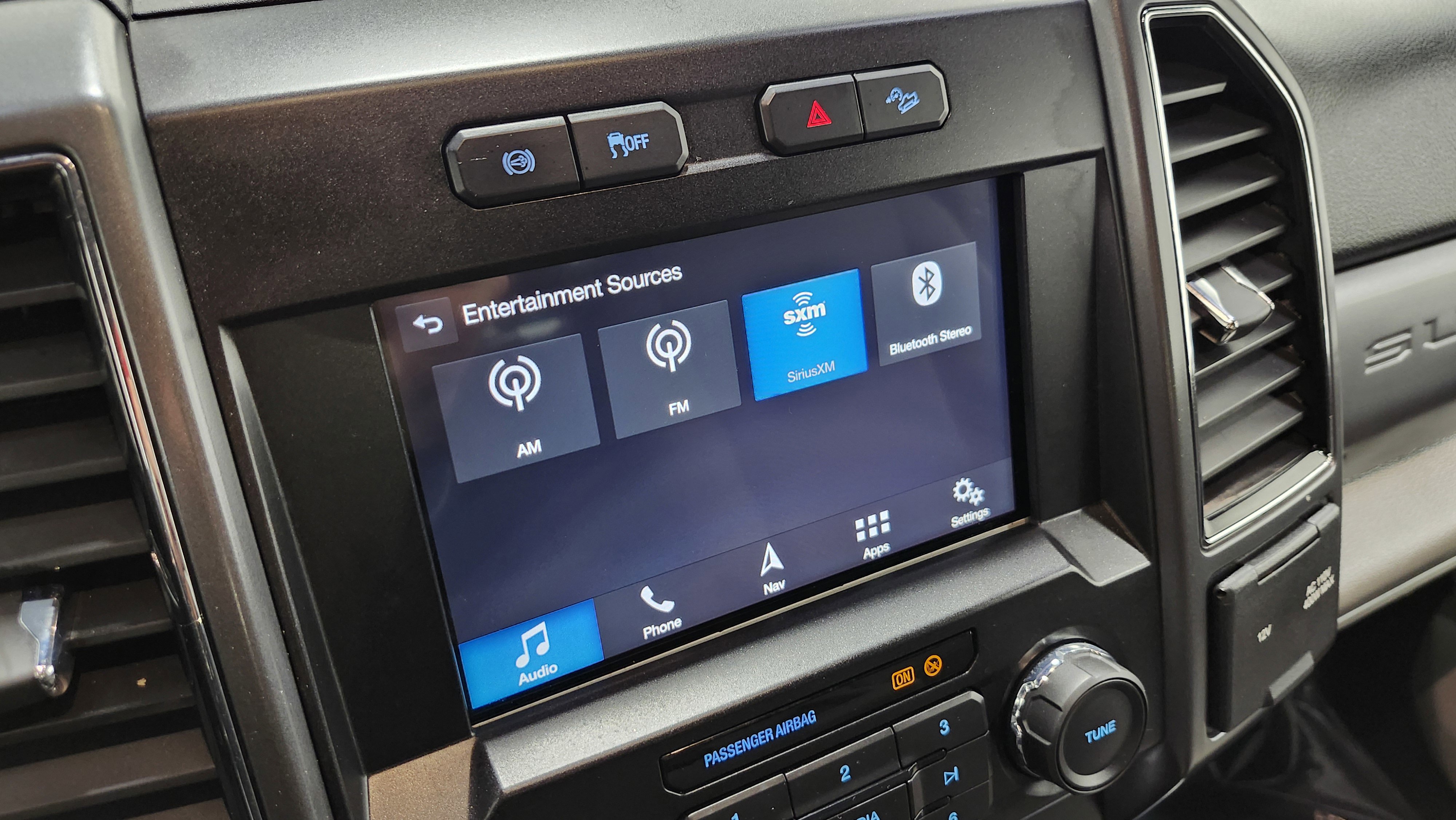 Used 2019 Ford F350 XLT w/ XLT Premium Package image 6