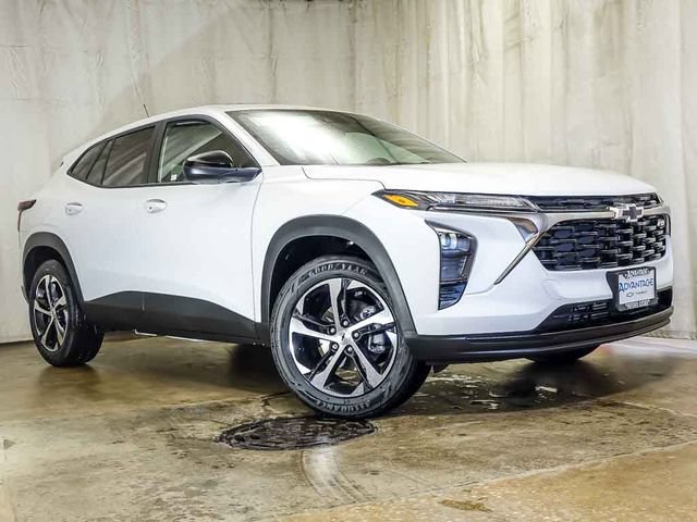 New 2026 Chevrolet Trax RS FWD image 2