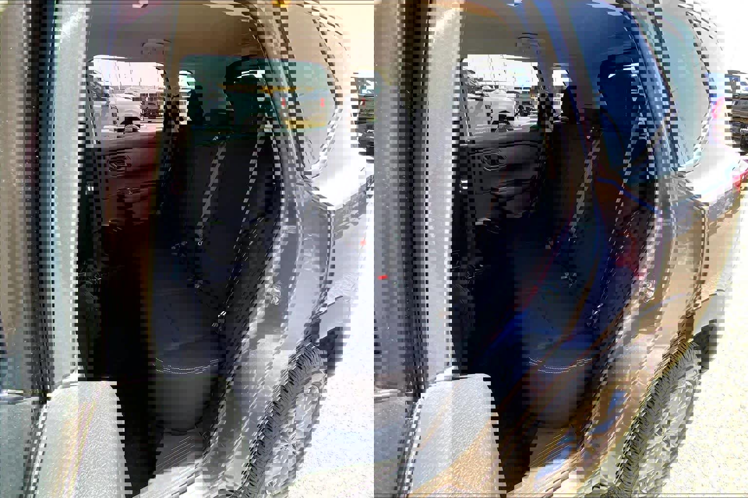 Used 2024 Nissan Rogue S image 21