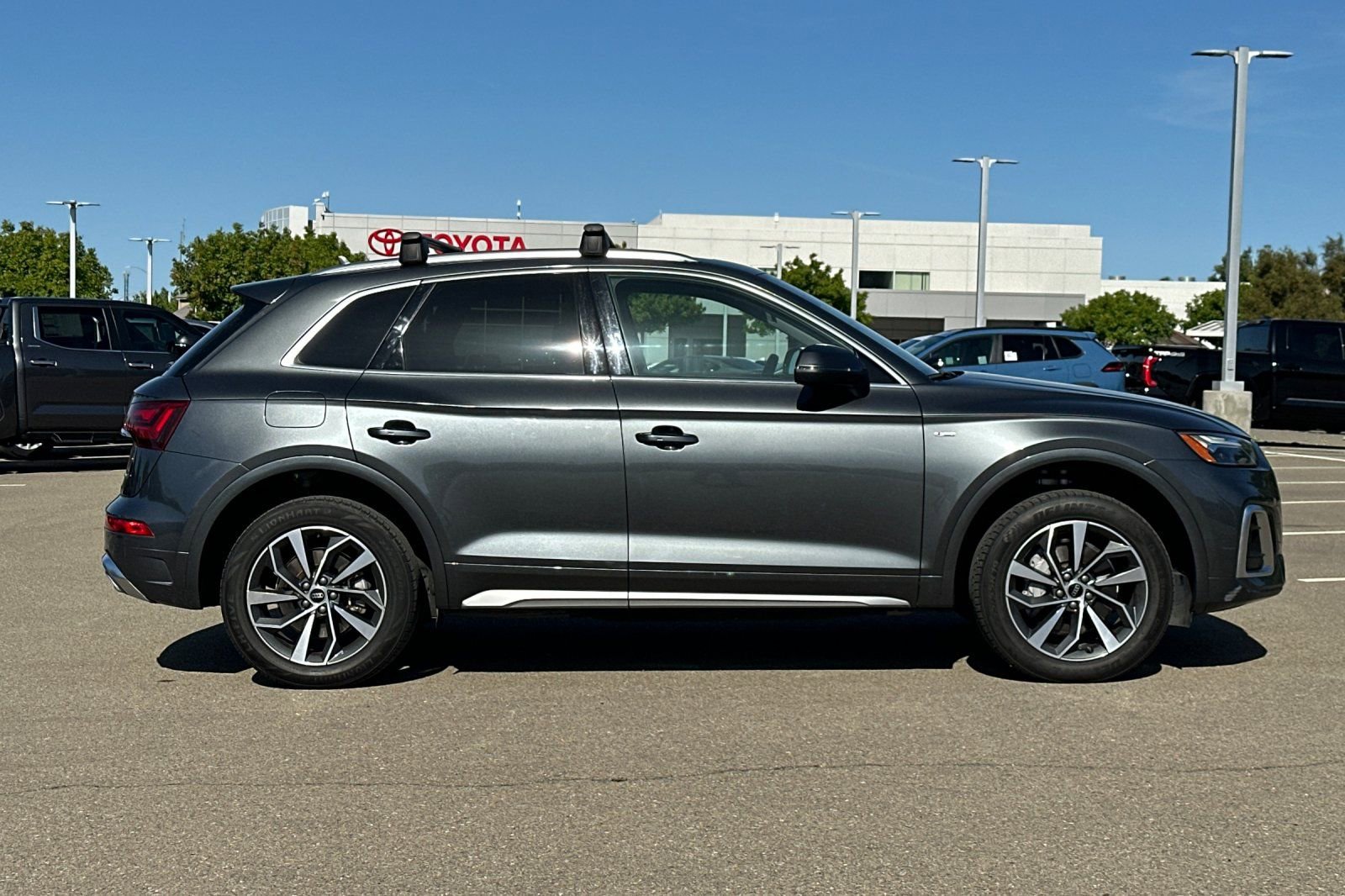 Used 2024 Audi Q5 2.0T Premium Plus image 3