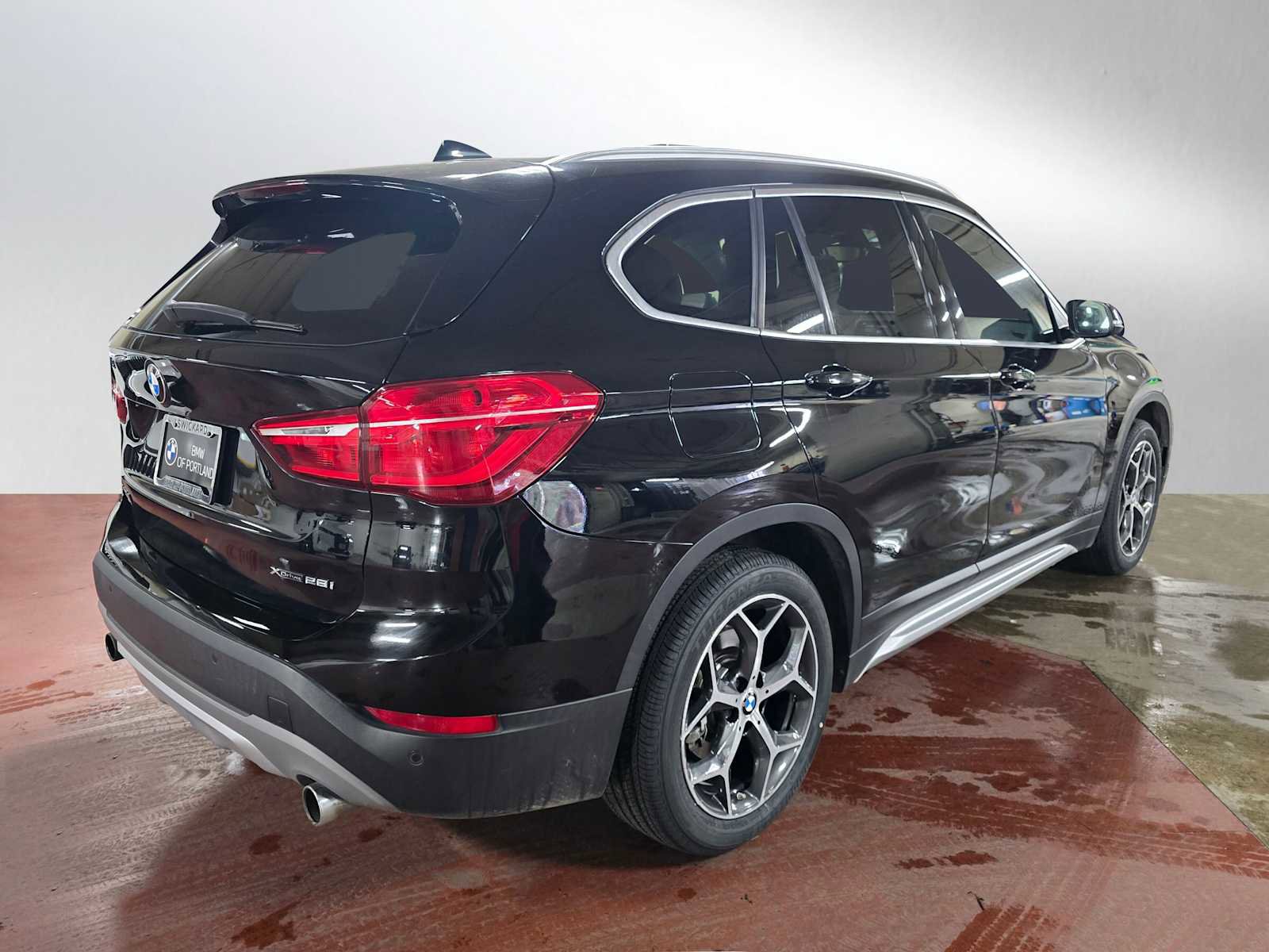 Used 2019 BMW X1 xDrive28i w/ Convenience Package image 3