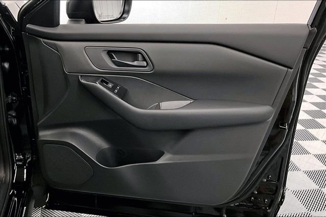 New 2025 Nissan Rogue S image 33