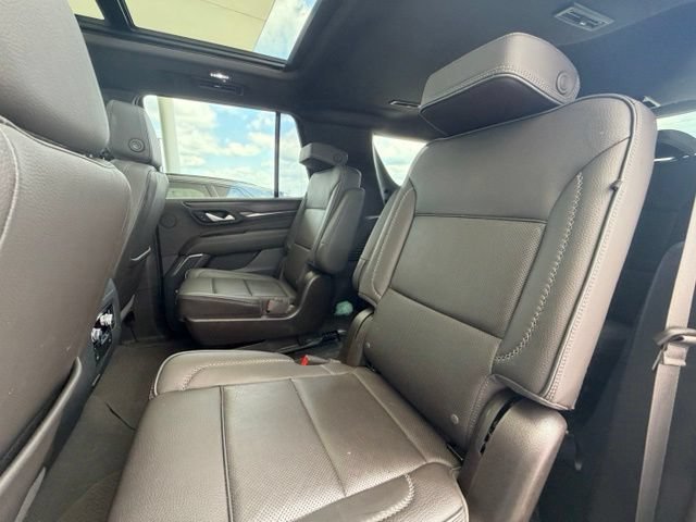 Used 2022 GMC Yukon Denali w/ Denali Premium Package RWD image 28