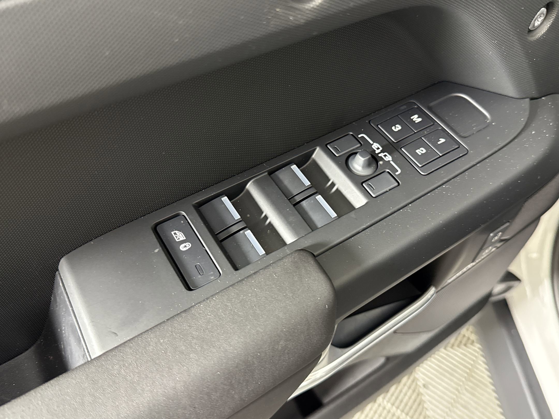 New 2026 Land Rover Defender 130 S AWD/4WD image 12