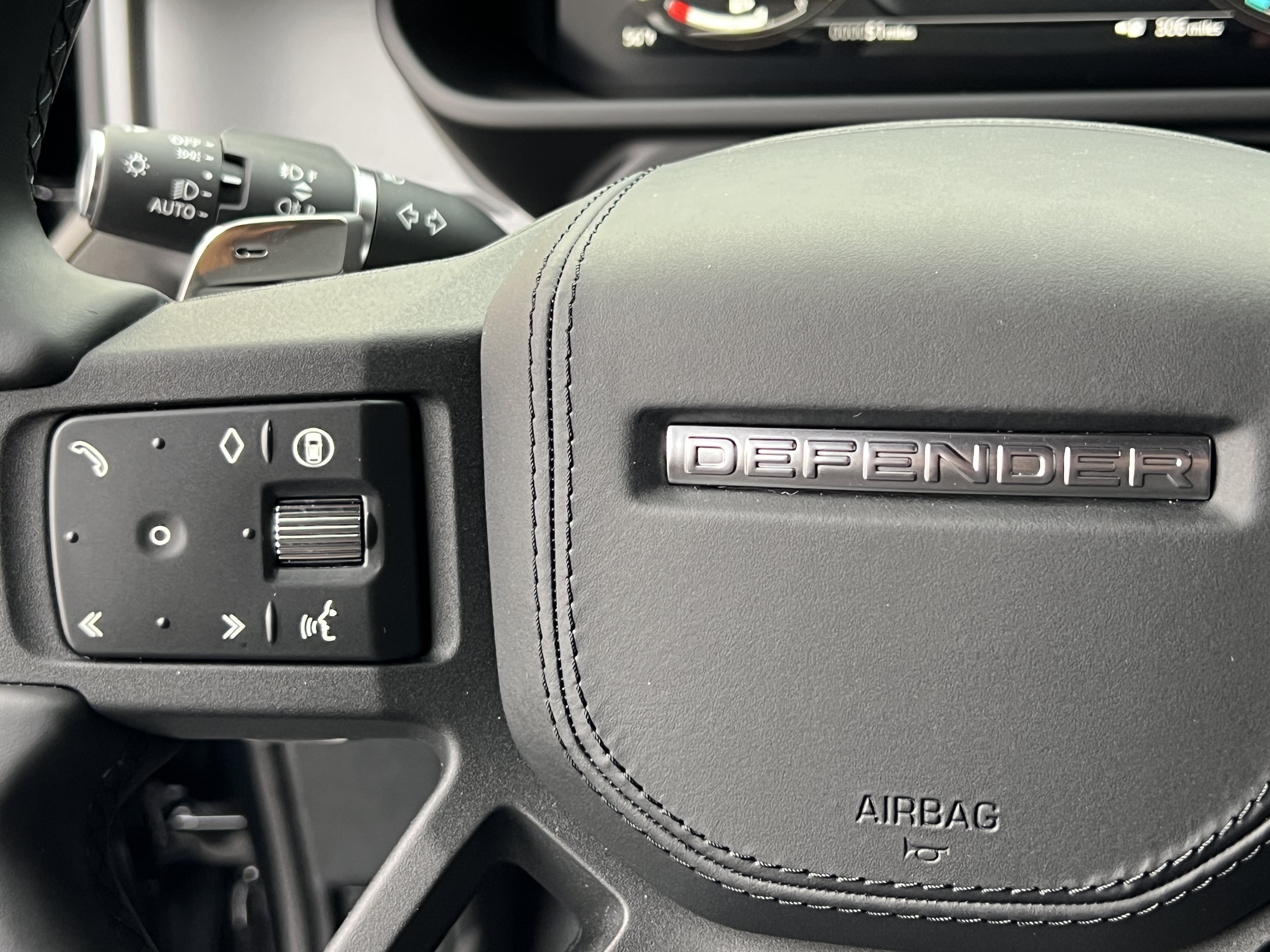New 2025 Land Rover Defender 130 V8 AWD/4WD image 30