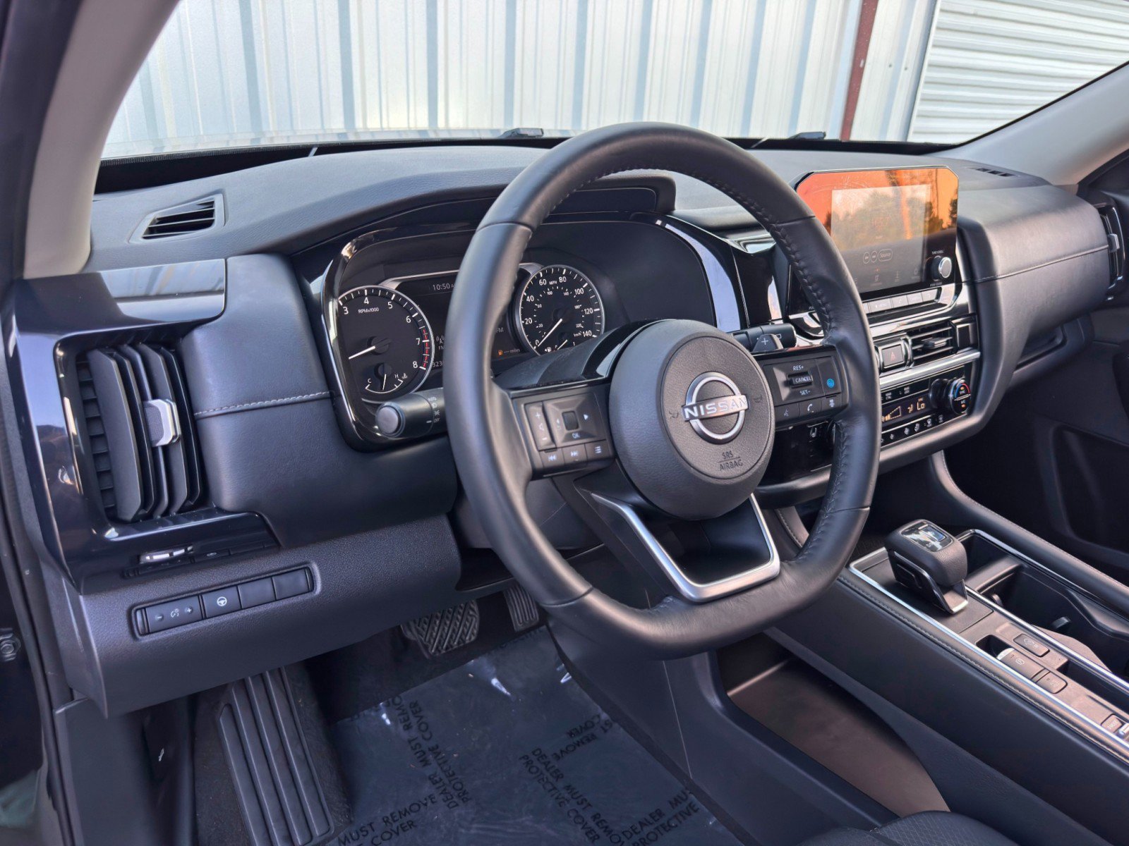 Used 2022 Nissan Pathfinder SV image 12