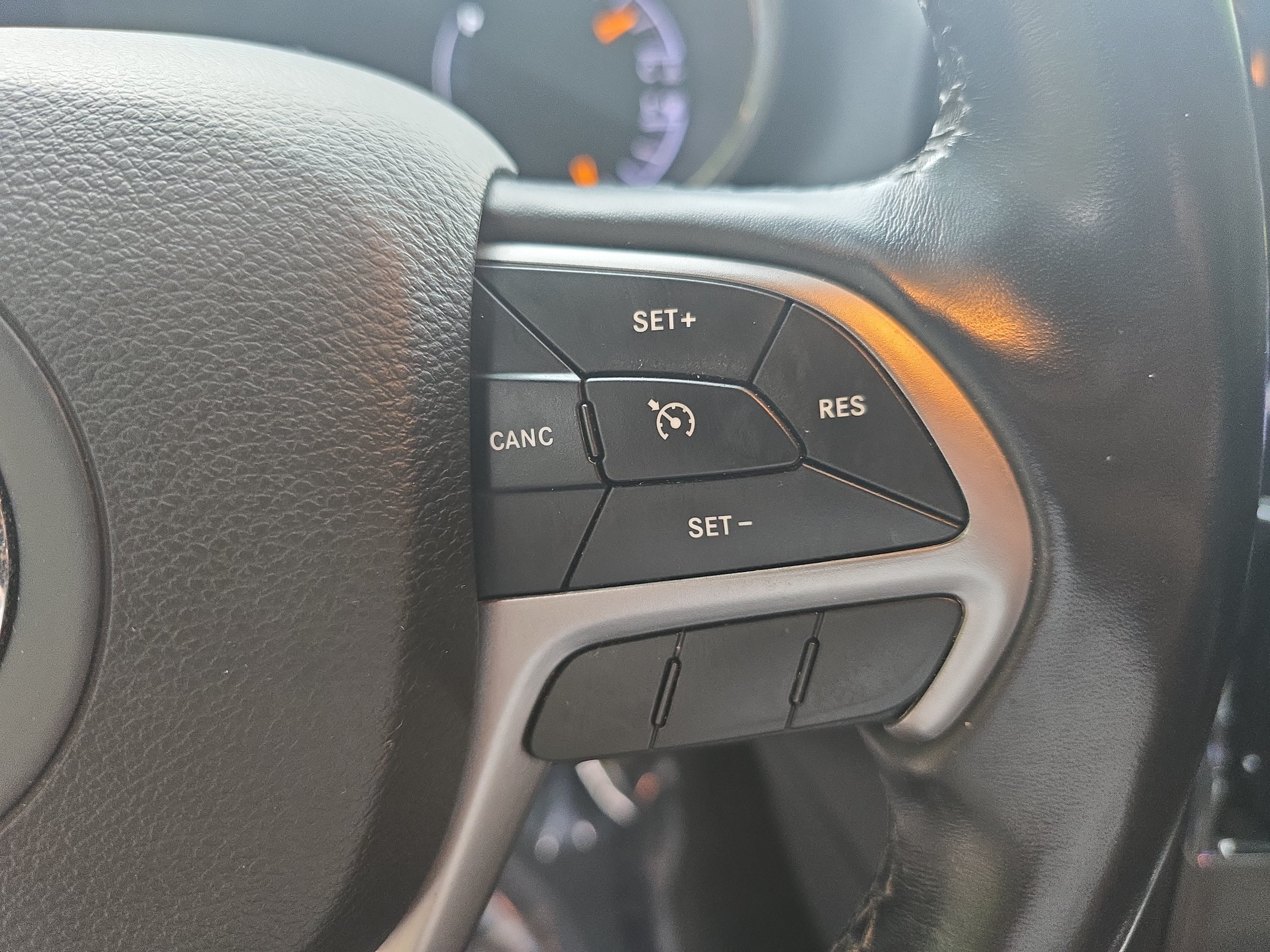 Used 2020 Jeep Grand Cherokee Altitude AWD/4WD image 19
