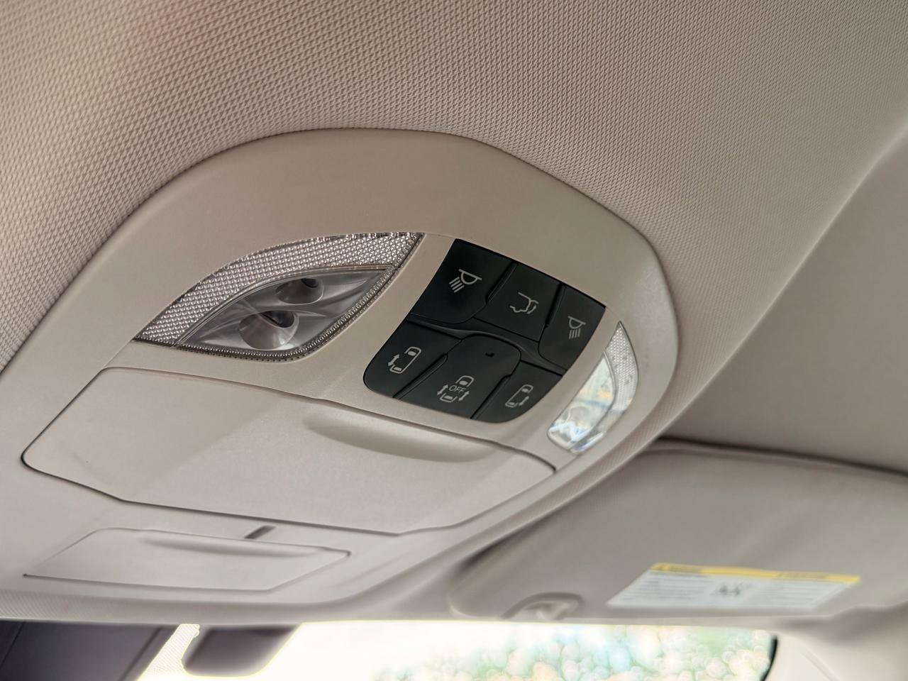 Used 2019 Chrysler Pacifica Touring-L FWD image 39