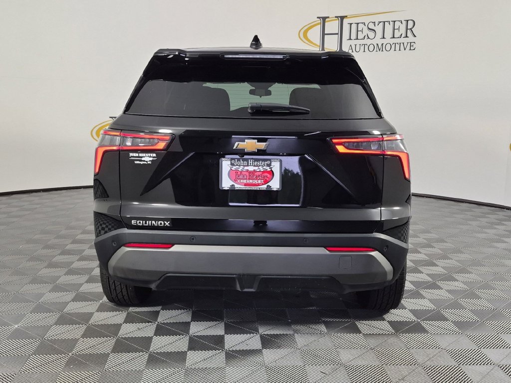 Used 2026 Chevrolet Equinox LT FWD image 5