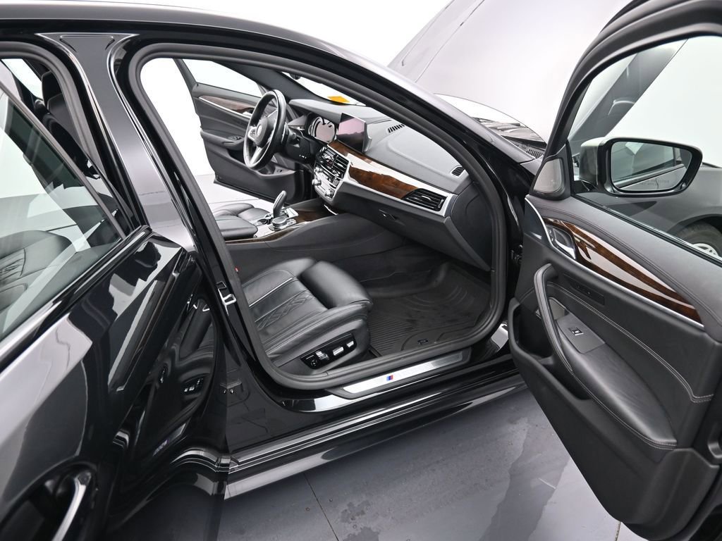 Used 2019 BMW M550i xDrive M550i xDrive image 13
