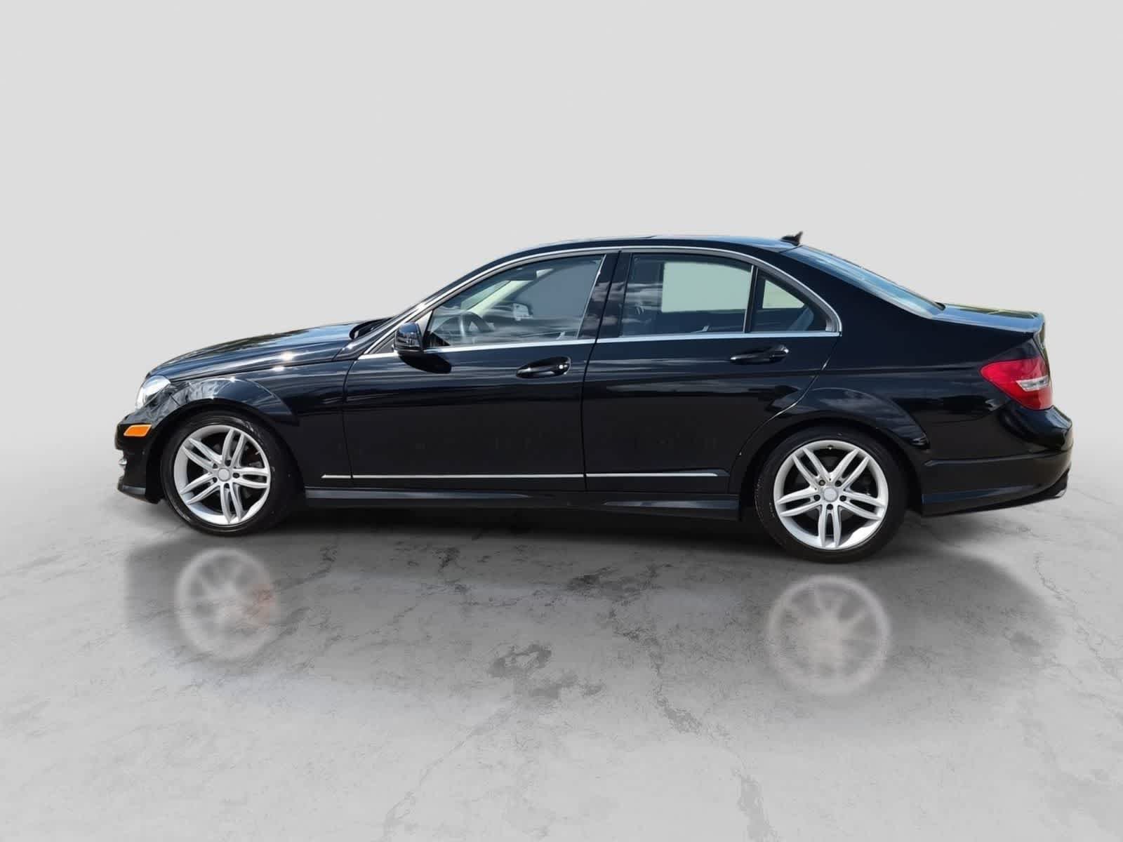 Used 2012 Mercedes-Benz C 300 4MATIC Sedan image 5