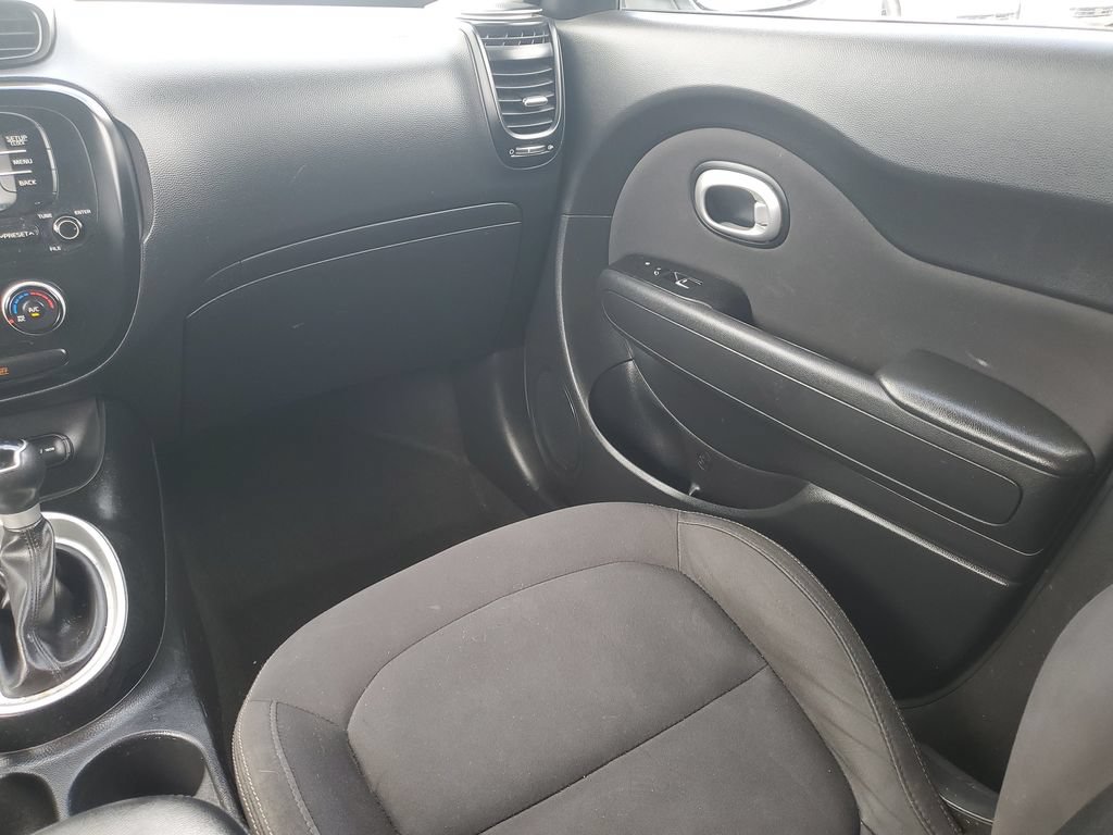 Used 2018 Kia Soul FWD image 20