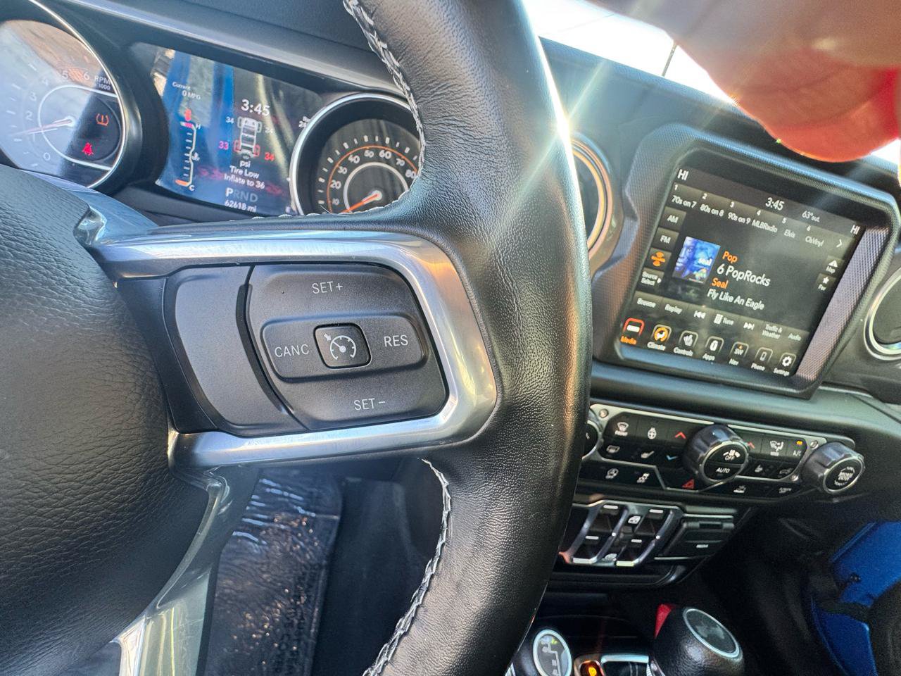 Used 2021 Jeep Wrangler Unlimited Sahara AWD/4WD image 29