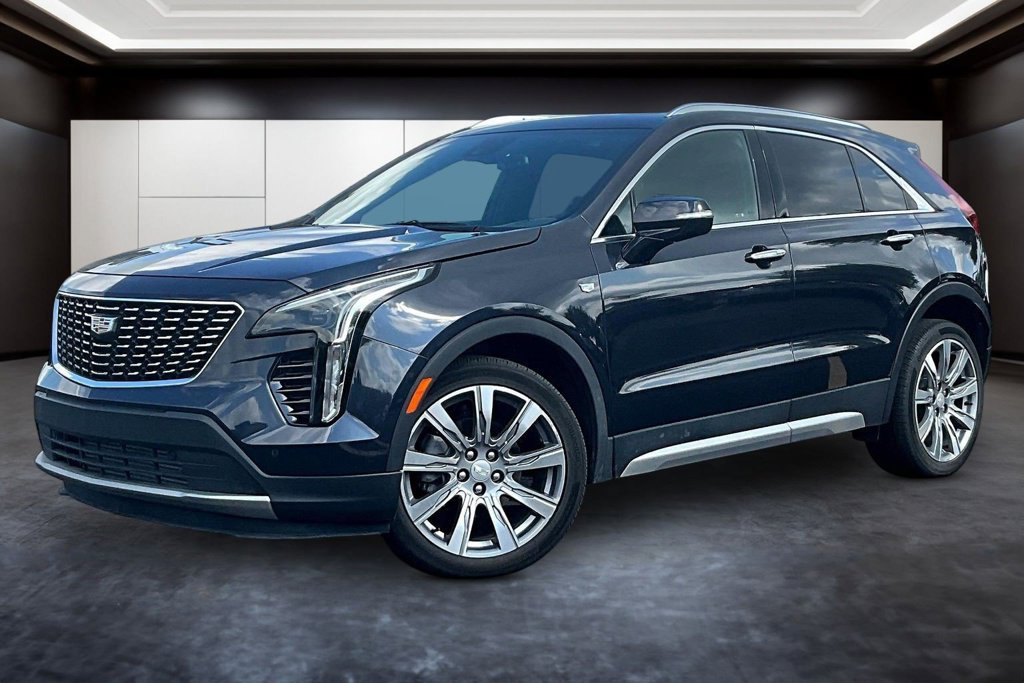 Certified 2023 Cadillac XT4 Premium Luxury w/ Cold Weather Package AWD/4WD image 3