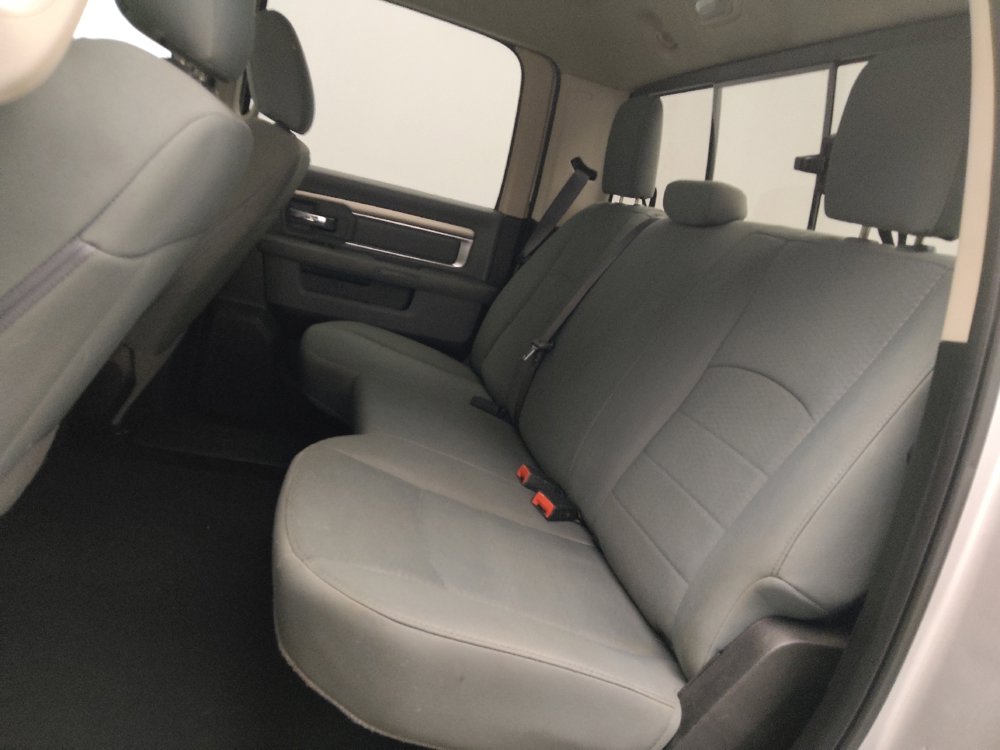 Used 2019 RAM 1500 Classic SLT RWD image 18