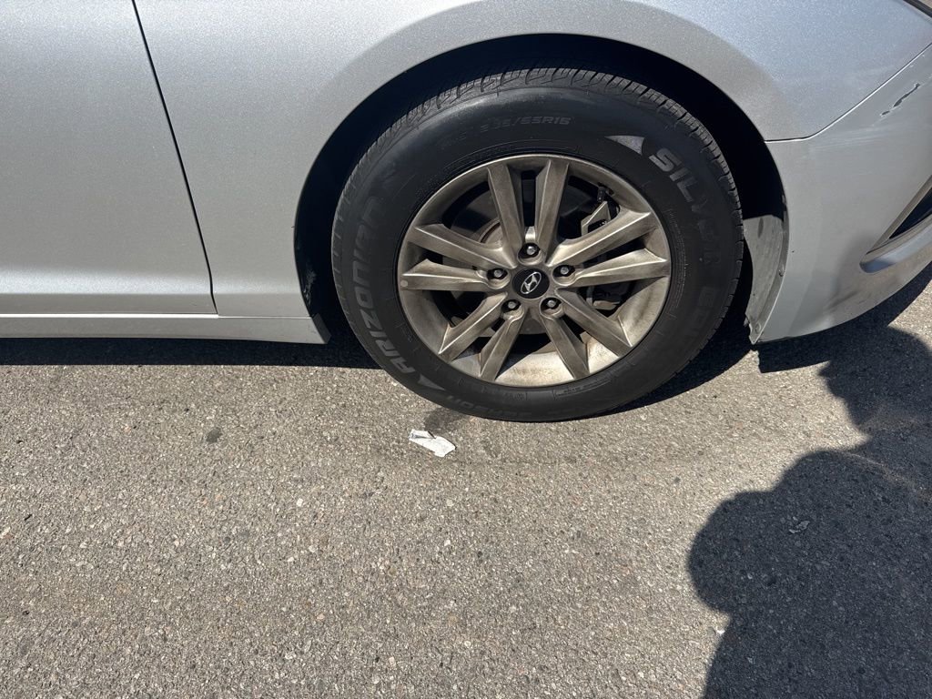 Used 2016 Hyundai Sonata SE image 3