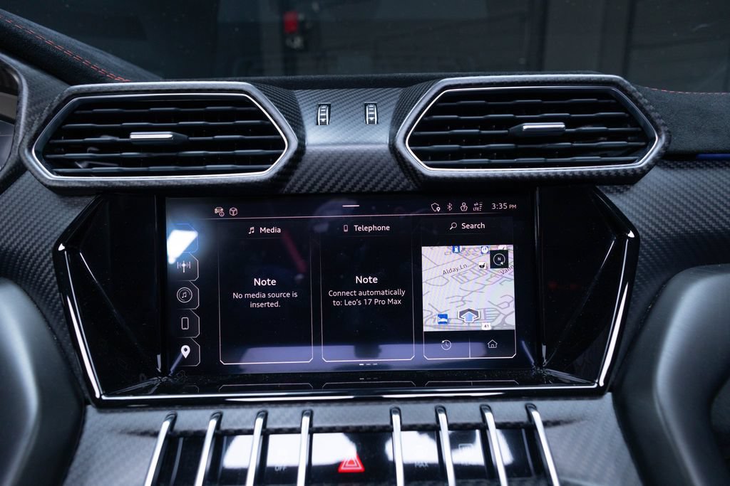 Used 2024 Lamborghini Urus Performante AWD/4WD image 44