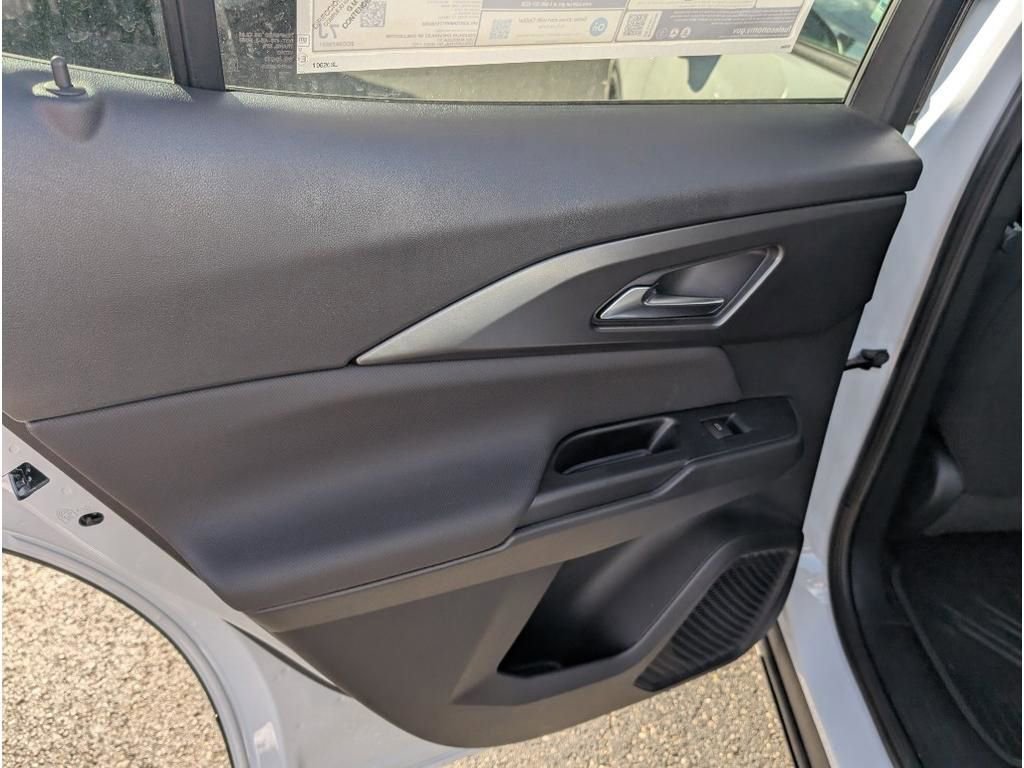 New 2026 Chevrolet Equinox EV LT w/ Comfort Package image 11