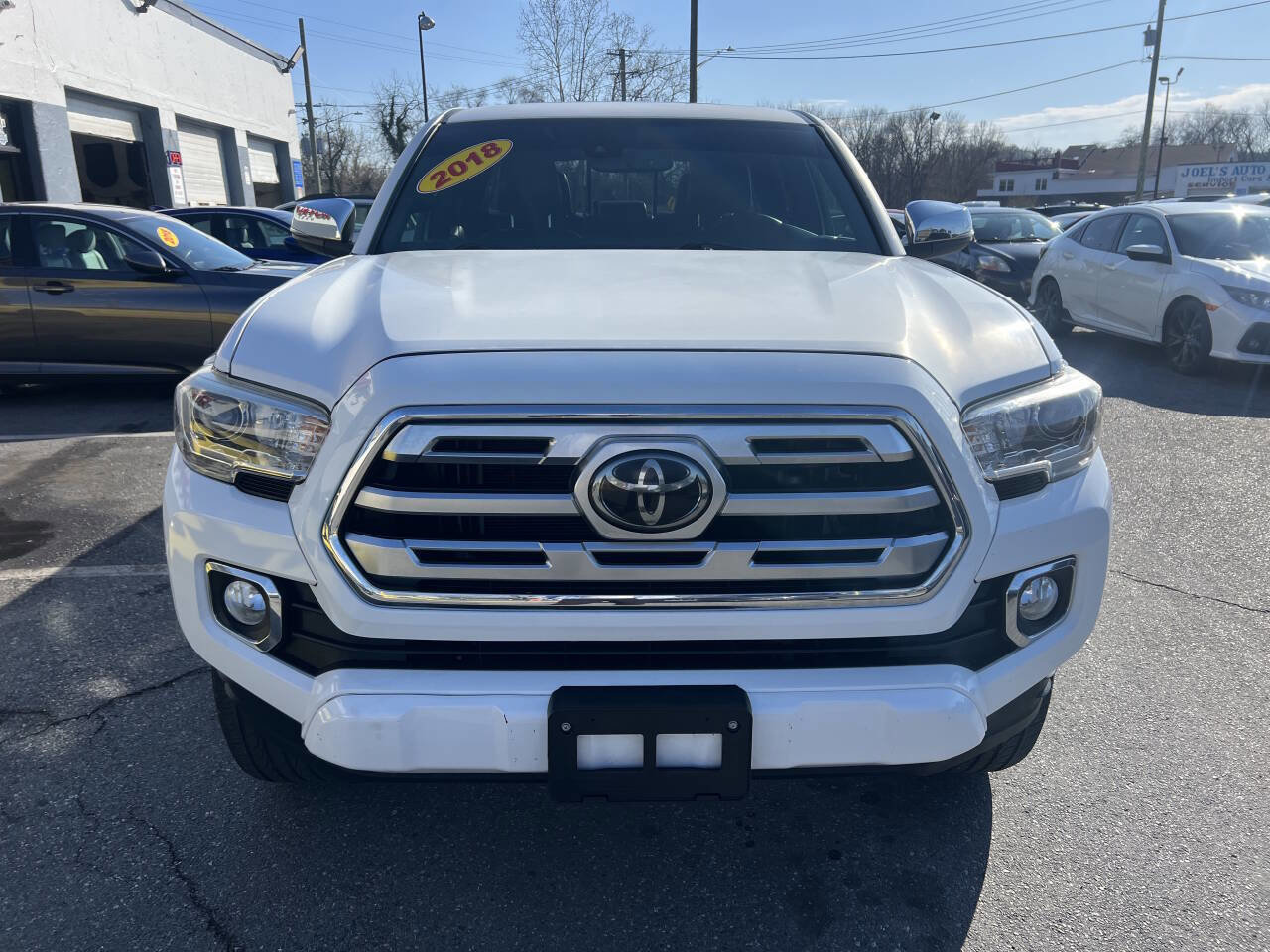 Used 2018 Toyota Tacoma Limited AWD/4WD image 2