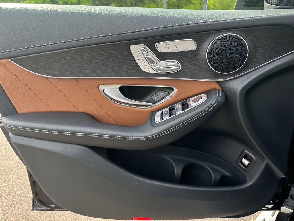 Used 2023 Mercedes-Benz GLC 300 4MATIC Coupe image 26