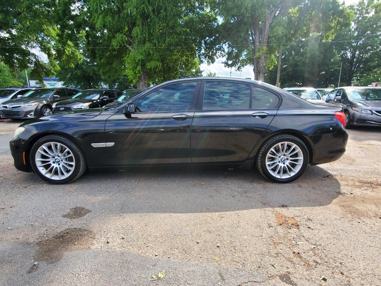 Used 2009 BMW 750i RWD image 4