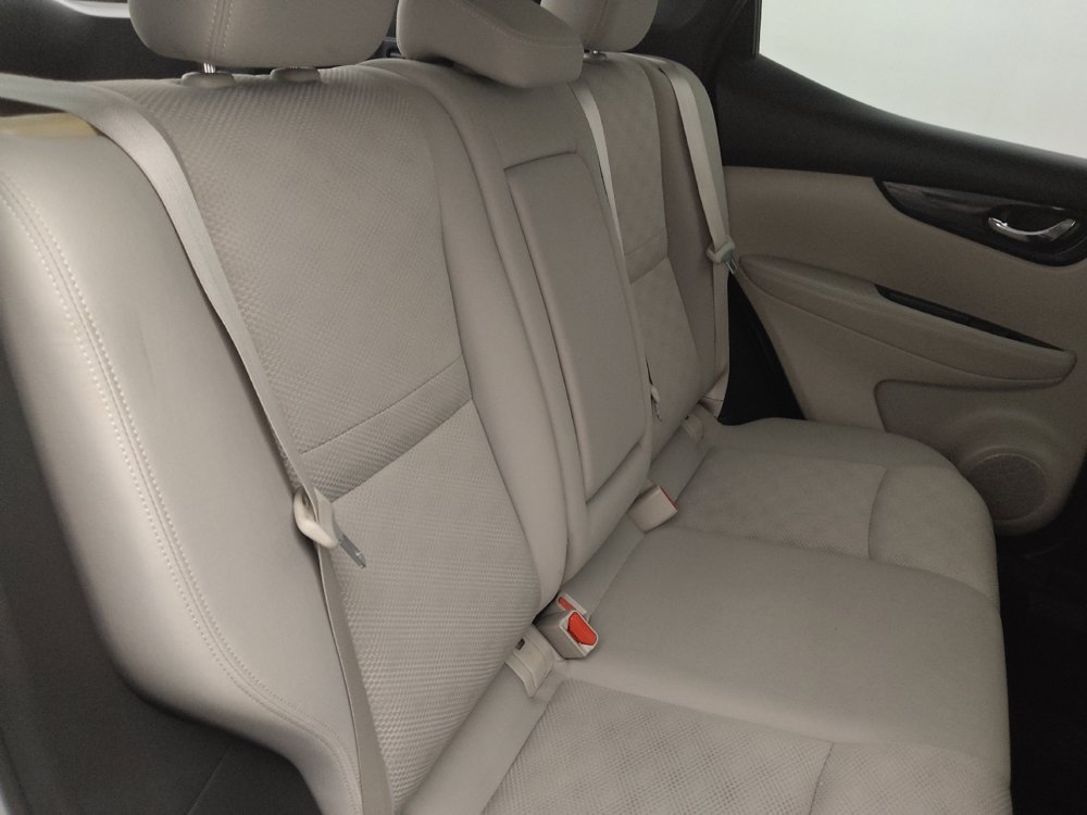 Used 2018 Nissan Rogue Sport SV FWD image 19