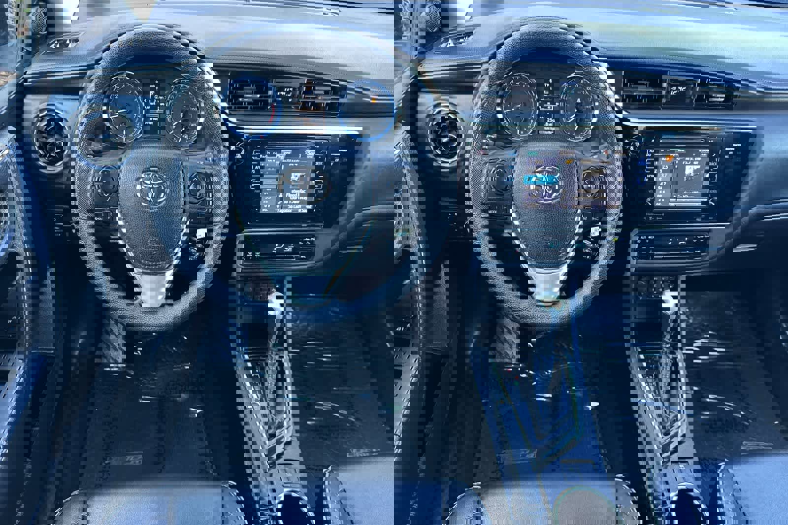 Used 2017 Toyota Corolla XLE image 15